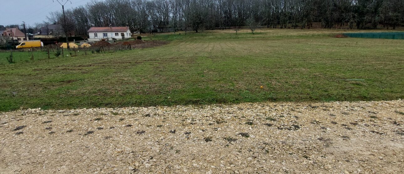 Terrain constructible Lalinde  (Dordogne 24)