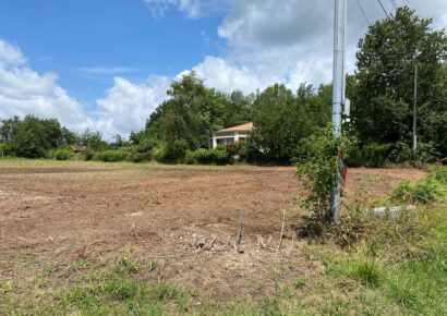 Terrain constructible Langoiran  (Gironde 33)