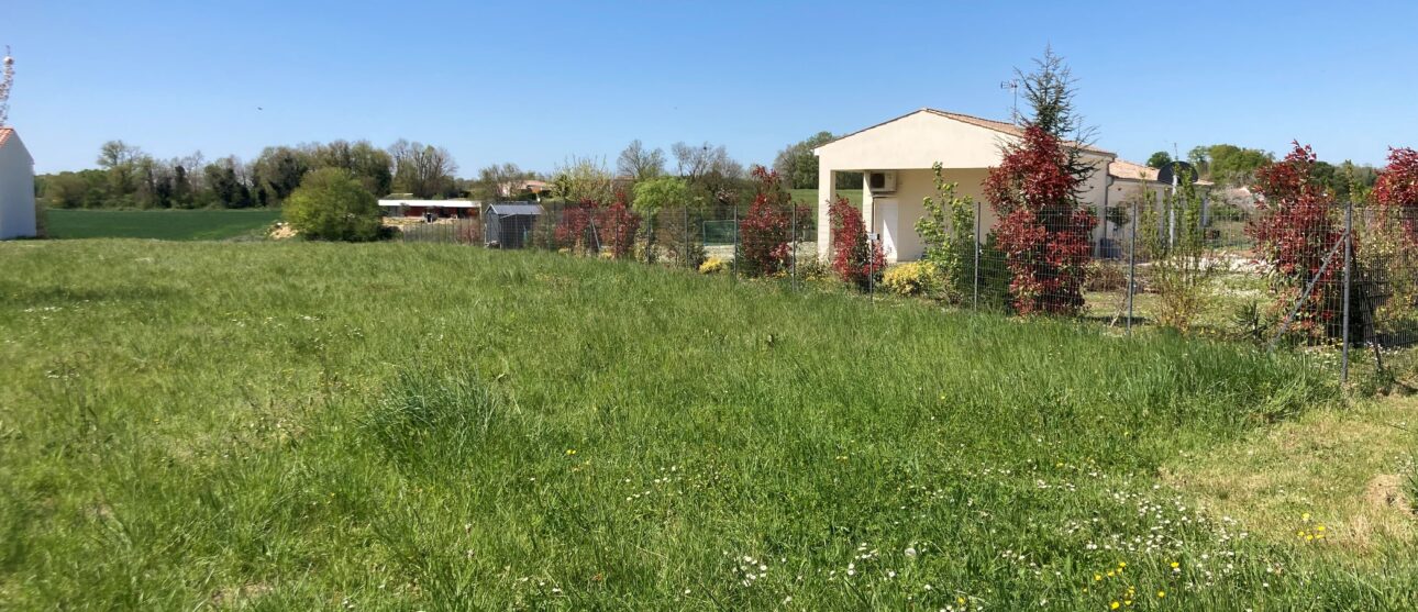 Terrain constructible Saint-germain-de-lusignan (Charente-maritime 17)