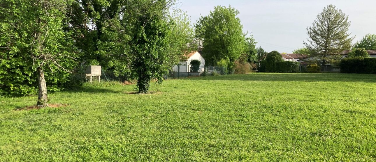 Terrain constructible Saint-seurin-de-cursac  (Gironde 33)