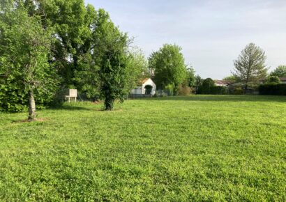 Terrain constructible Saint-seurin-de-cursac  (Gironde 33)