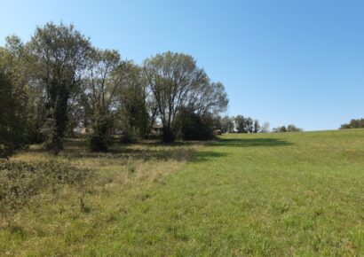 Terrain constructible Rions  (Gironde 33)