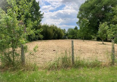 Terrain constructible Cézac  (Gironde 33)