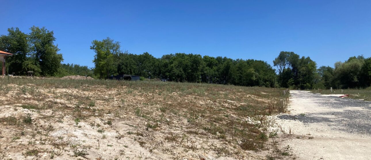 Terrain constructible Boisredon  (Charente-maritime 17)
