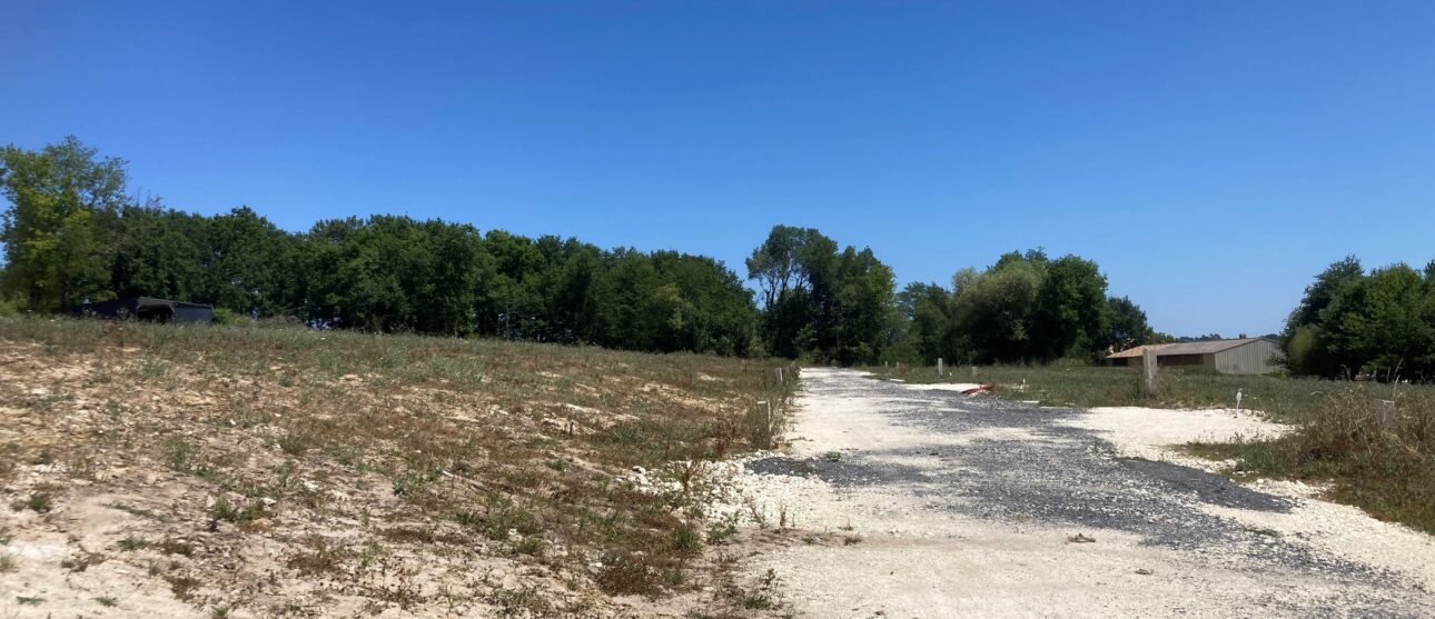 Terrain constructible Boisredon  (Charente-maritime 17)