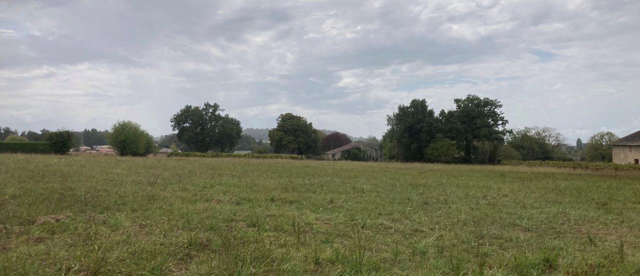 Terrain constructible La lande-de-fronsac  (Gironde 33)