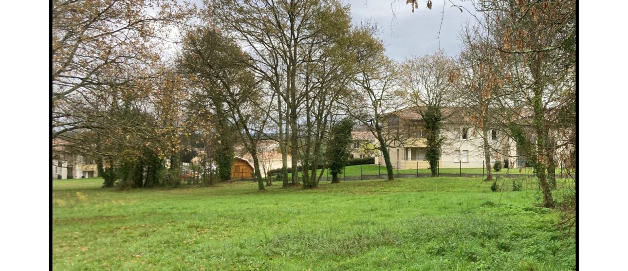 Terrain constructible Saint-yzan-de-soudiac  (Gironde 33)