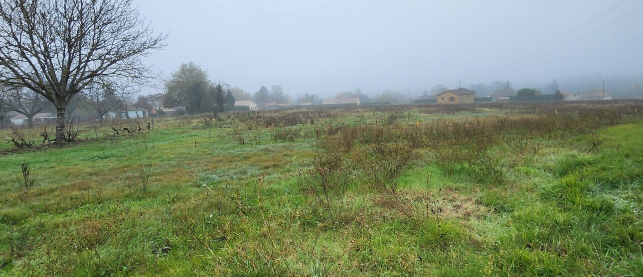Terrain constructible Le change  (Dordogne 24)