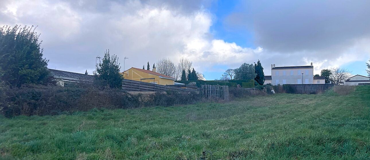 Terrain constructible Blaye  (Gironde 33)