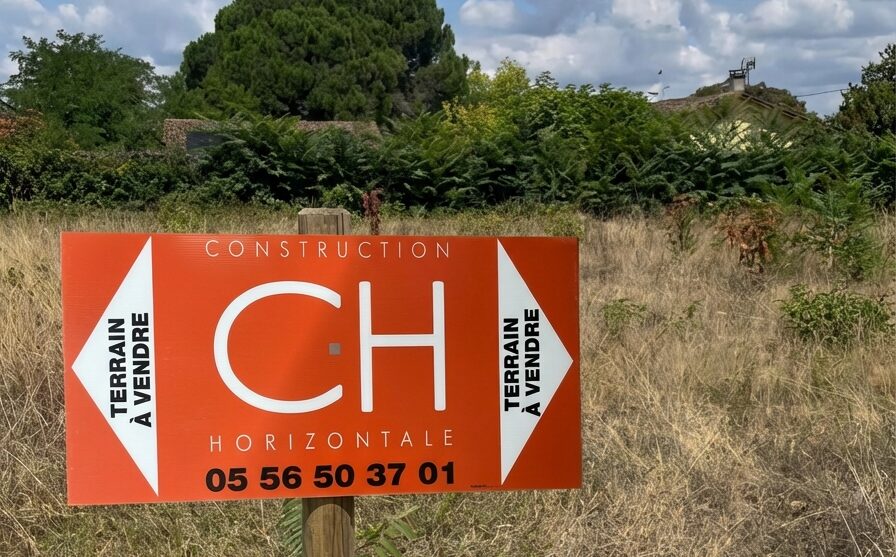 Terrain constructible Auros  (Gironde 33)