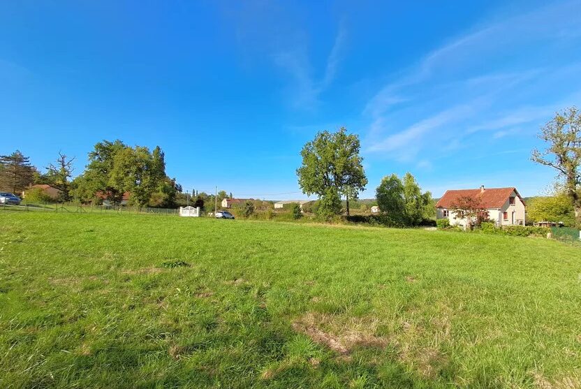Terrain constructible Saint-nexans  (Dordogne 24)