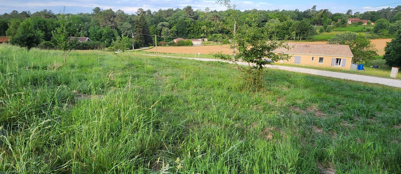 Terrain constructible Saint-georges-de-montclard  (Dordogne 24)