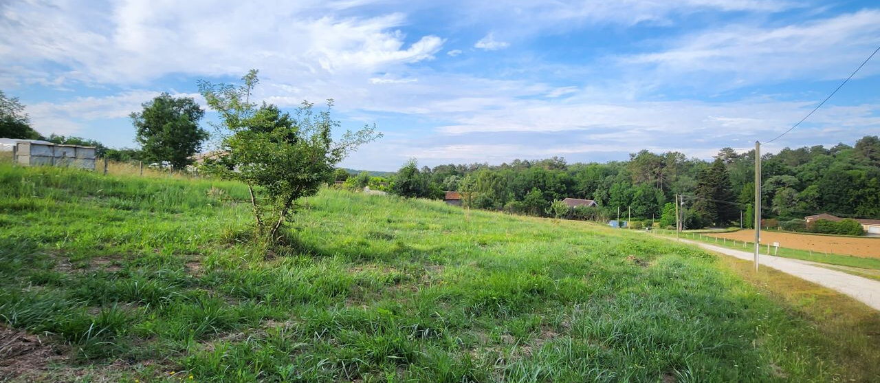 Terrain constructible Saint-georges-de-montclard  (Dordogne 24)