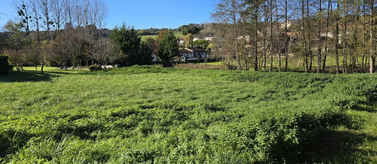 Terrain constructible Villamblard  (Dordogne 24)