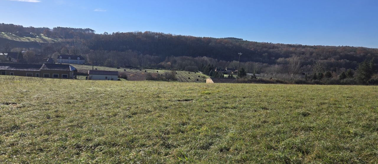 Terrain constructible Issac  (Dordogne 24)