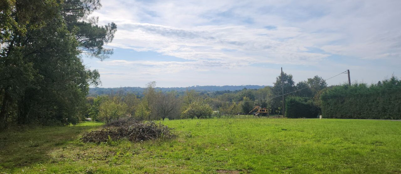 Terrain constructible Villamblard  (Dordogne 24)
