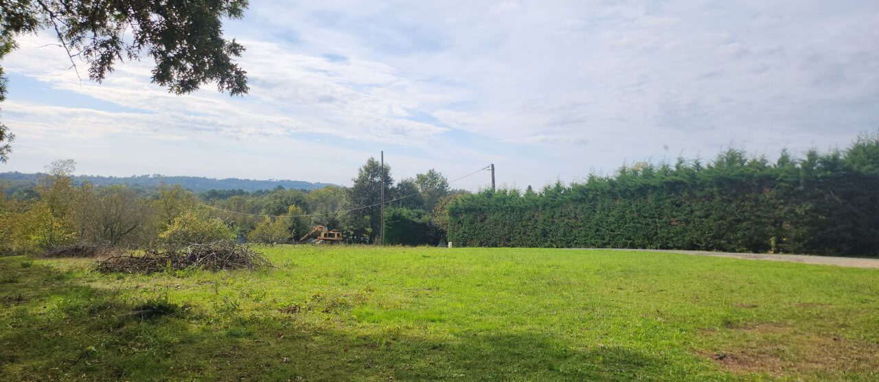 Terrain constructible Villamblard  (Dordogne 24)
