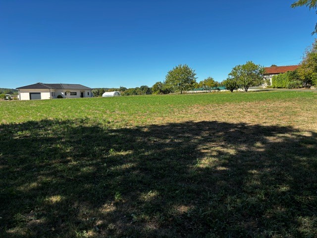 Terrain constructible Clermont-de-beauregard  (Dordogne 24)