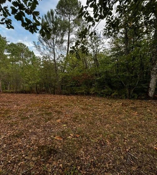 Terrain constructible Maurens  (Dordogne 24)