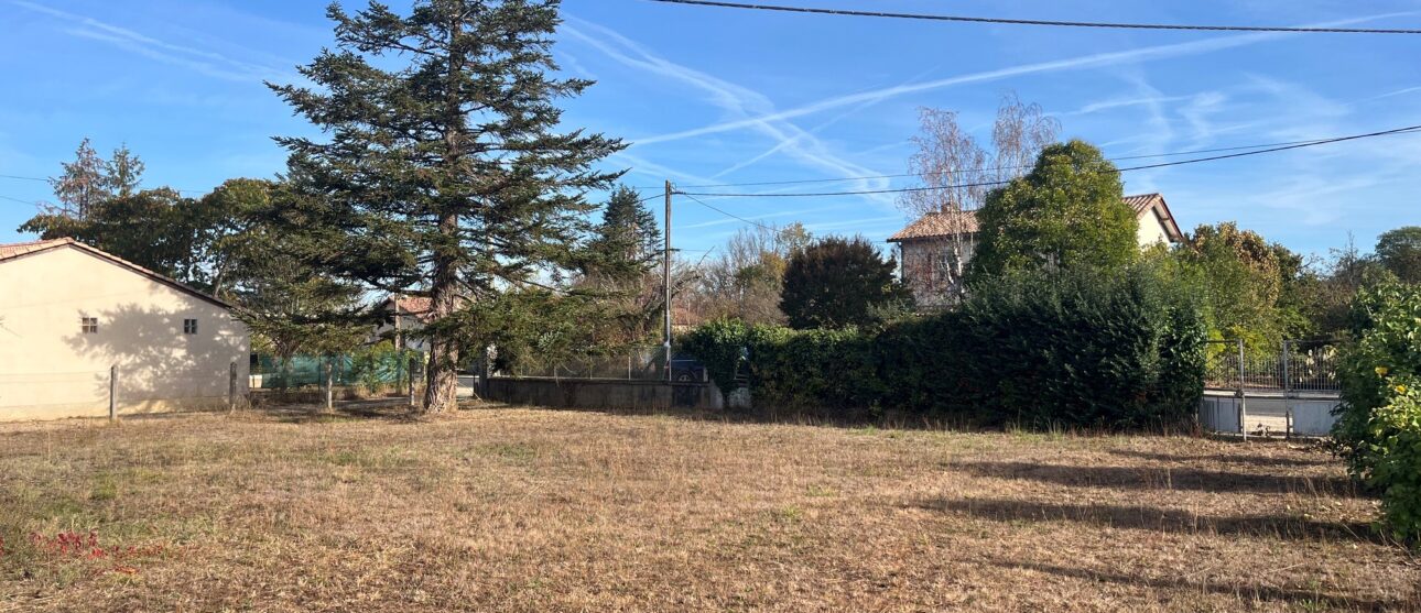 Terrain constructible Coutras  (Gironde 33)